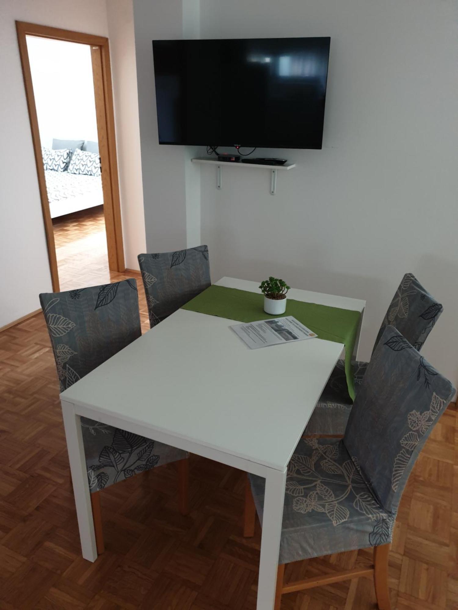 Apartment Emma Ljubljana - Free Parking, Ac, Wifi 客房 照片