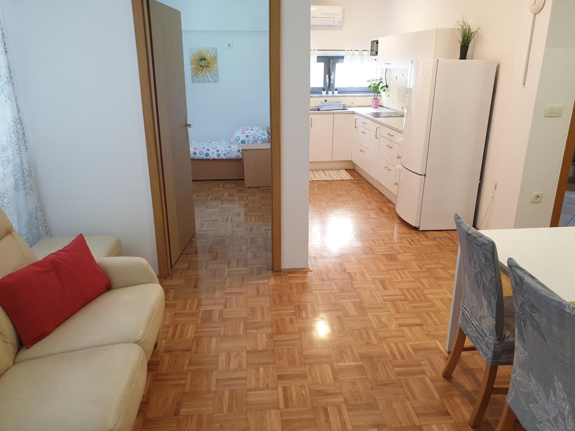 Apartment Emma Ljubljana - Free Parking, Ac, Wifi 客房 照片